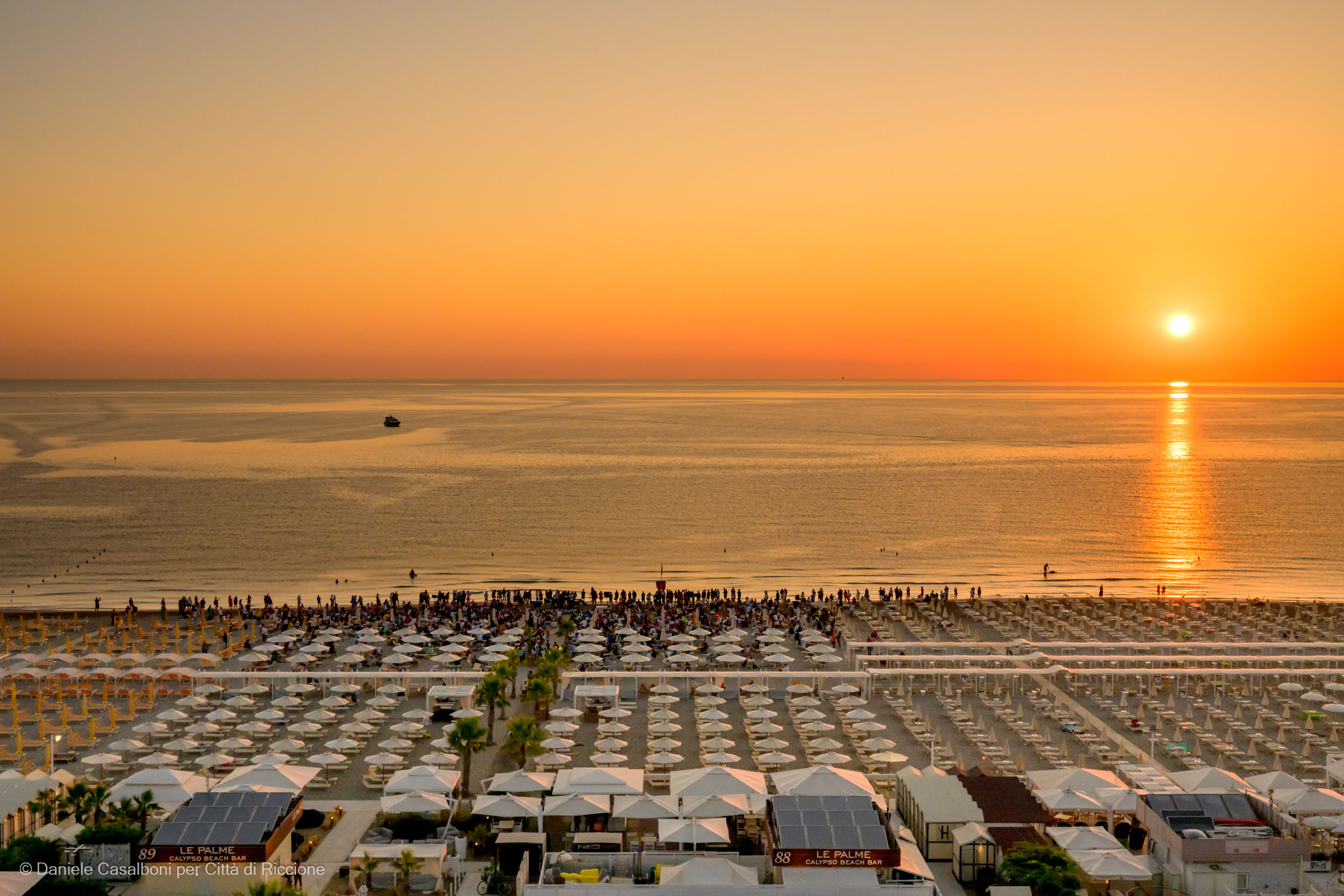Riccione e il mare d’estate.. una perla verde